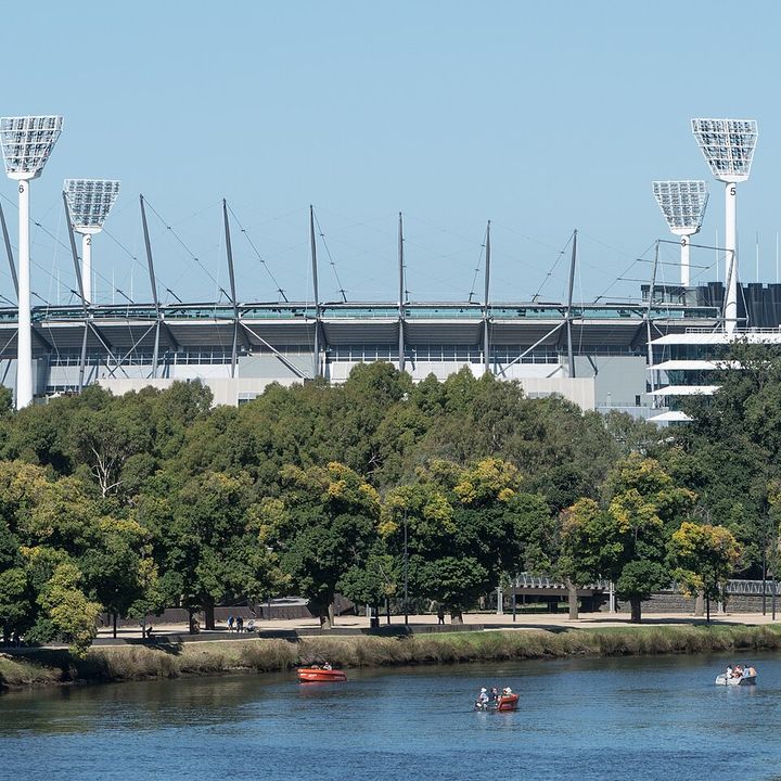 The MCG beside the Yarra